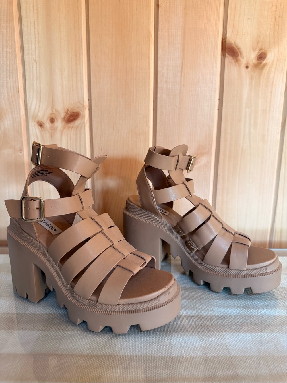 Steve Madden Cosmic Nude Tan Chunky Lug Sole Platform Gladiator Sandals 8.5